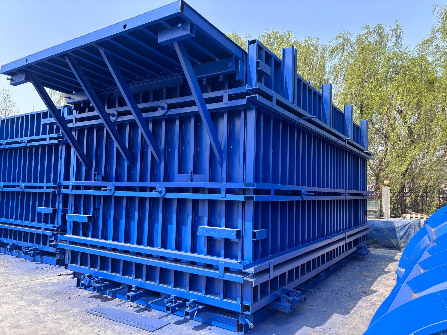 China Precast concrete house mold Manufacturer