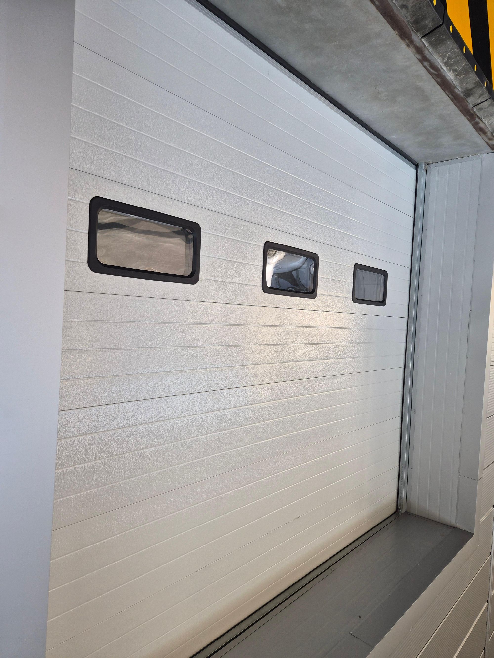 industrial sectional door supplier
